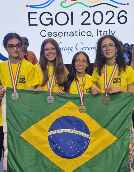Meninas premiadas em olimpíadas científicas