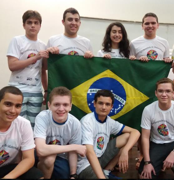Meninas premiadas em olimpíadas científicas