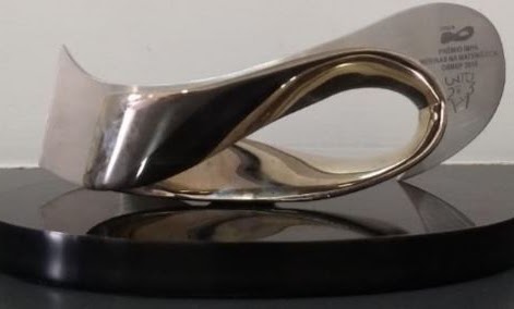 Troféu do Prêmio Meninas Olímpicas